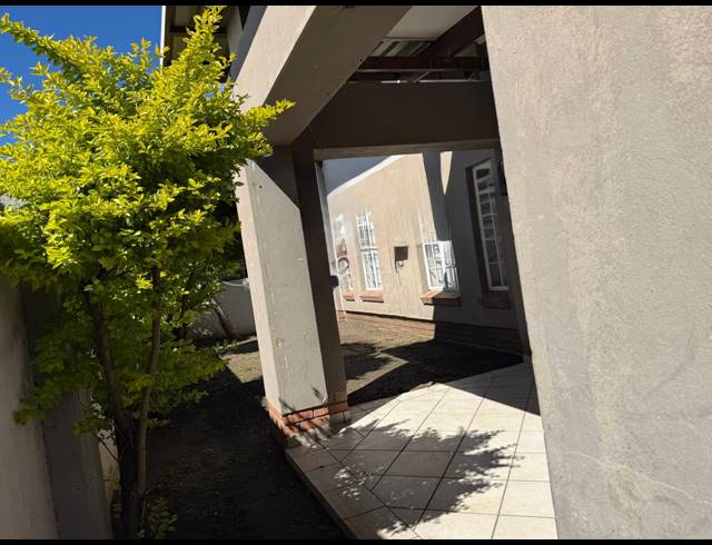 3 BEDROOM TOWNHOUSE FOR SALE IN WATERVAL EAST
